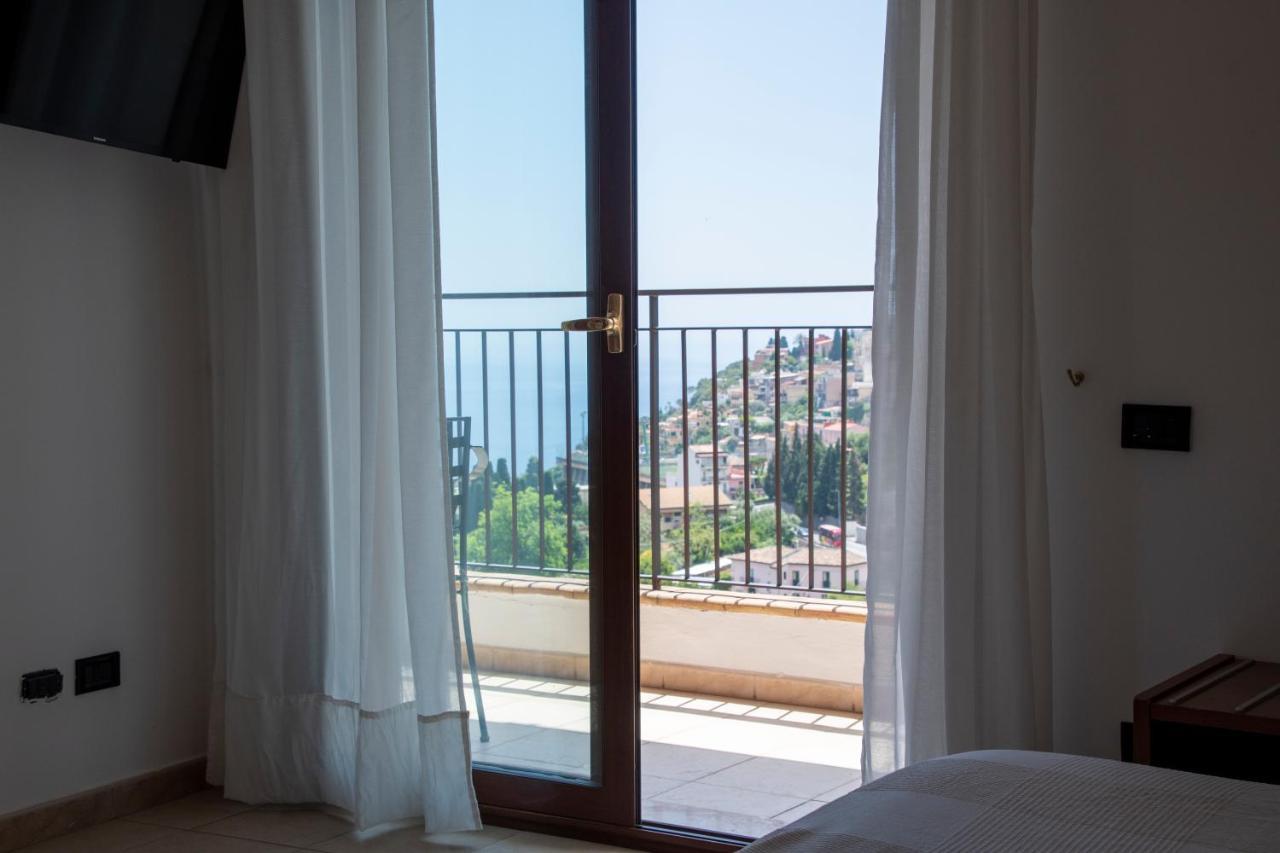 Antelima B&B Taormina Bagian luar foto