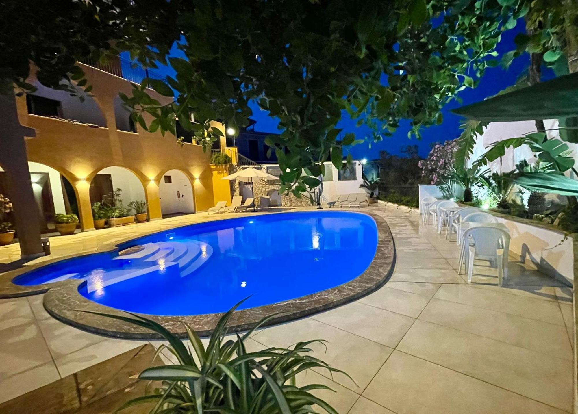 Antelima B&B Taormina Bagian luar foto